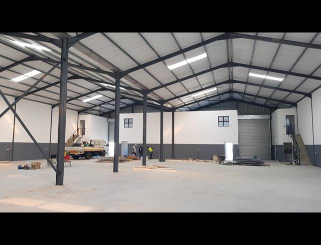 1,107M² FACTORY TO LET IN SAXENBURG PARK 2